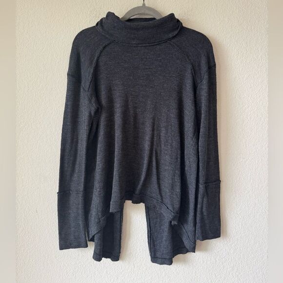 Free People We The Free Gray Turtleneck Split Back Long Sleeve Top Size M Boho - Picture 2 of 6